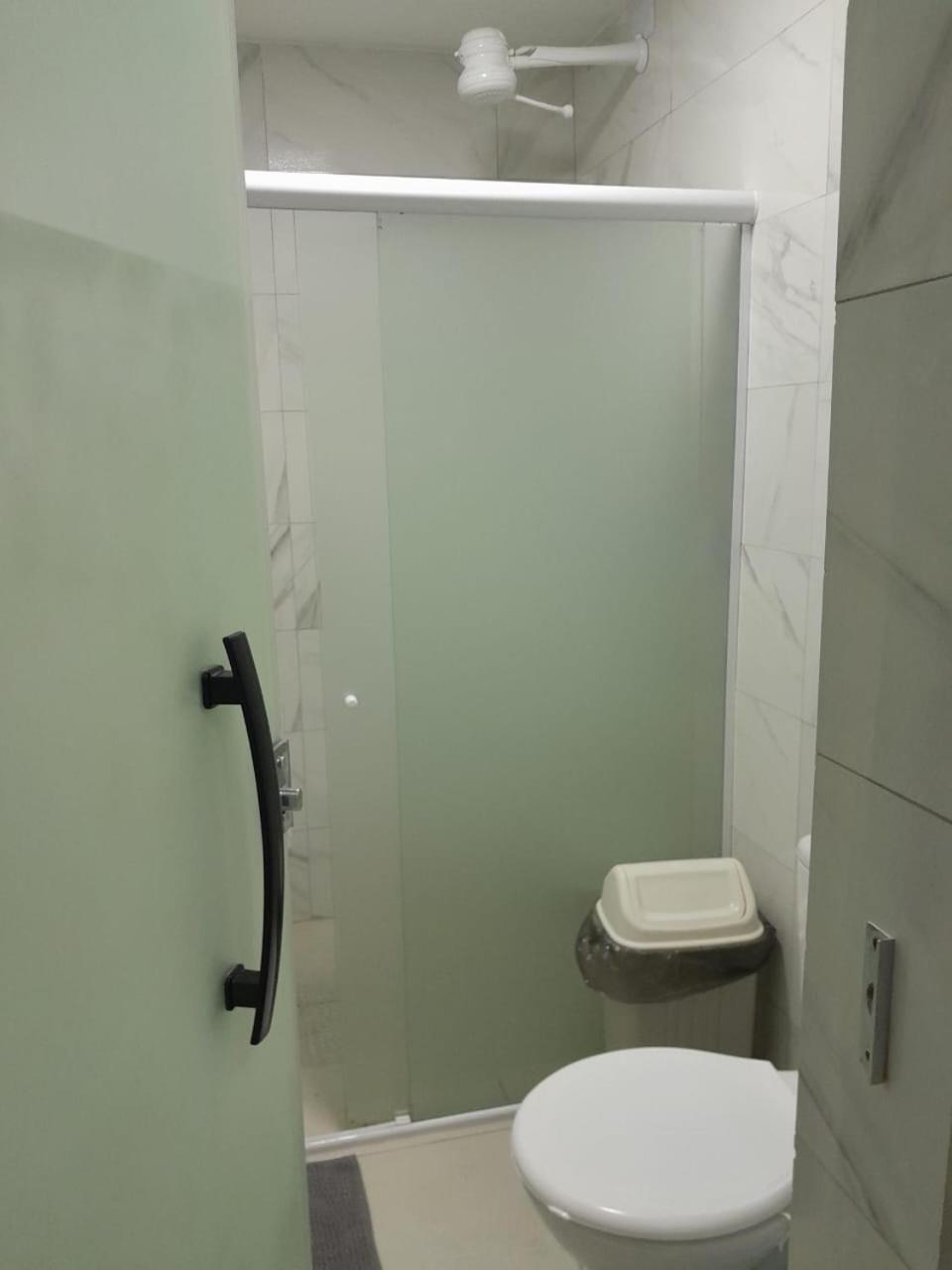 Hostel E Pousada ガラニュンス エクステリア 写真